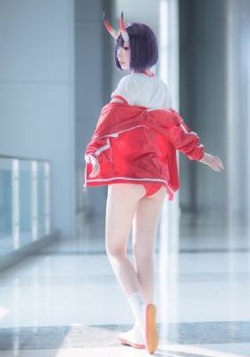 边吃奶边弄进去呻吟动视频_1080完整视频观看